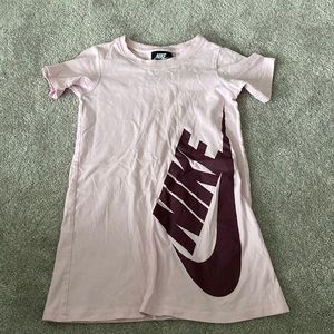 Nike girls shirt dress 4-5Y. 2 for 10$
